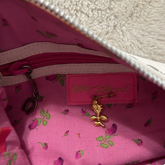 BETSEY JOHNSON OFF WHITE SILVER STUDDED PURSE - Picture 10 of 12